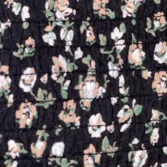 basic top🖤 - Picture 2 of 3